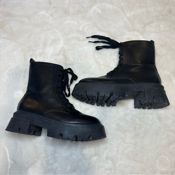 Olivia Miller Black Lace Up Faux Leather Combat Boots Size 7 - Picture 4 of 12